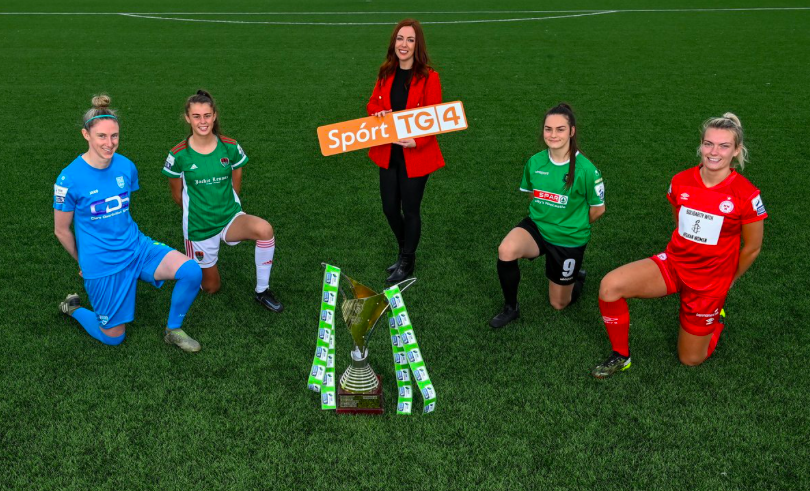 TG4 broadcaster Máire Treasa Ní Cheallaigh with DLR Waves defender Jess Gleeson, Cork City midfielder Eva Mangan, Peamount United winger Alannah McEvoy & Shelbourne forward Saoirse Noonan