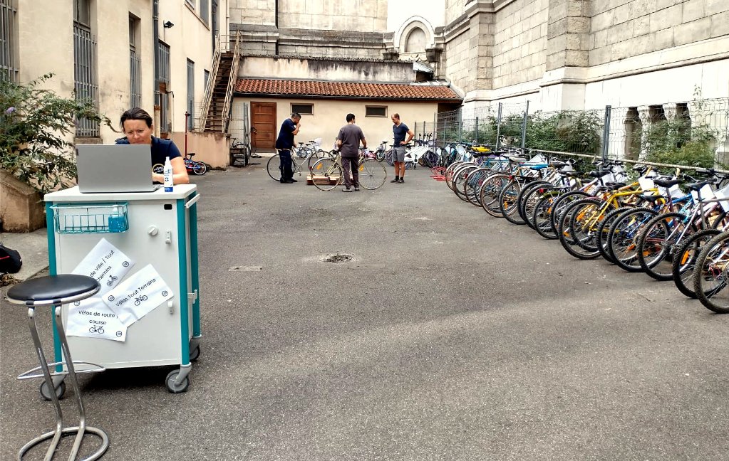 Ateliers_Audace's tweet photo. Notre boutique du 44bis rue Servient (Lyon 3ème) est enfin ouverte!
Toute une équipe audacieuse vous accueille avec le sourire pour réparer vos vélos ou si vous souhaitez acheter un de nos vélos d’occasion (enfant, VTT, ville, route) à petits prix!

A bientôt dans notre boutique https://t.co/5BI86yJaAP
