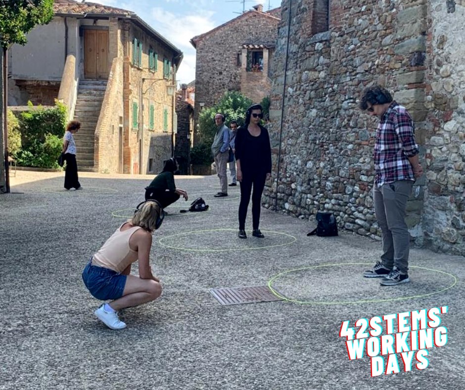 42_stems's tweet photo. Among the projects we work on there are also some ideas that arise within our collective. Here are some photos of their first studio of 𝐓𝐡𝐞 𝐬𝐮𝐧𝐟𝐥𝐨𝐰𝐞𝐫 𝐢𝐬 𝐦𝐢𝐧𝐞, 𝐢𝐧 𝐚 𝐰𝐚𝐲 🌻! 

#diariodiungirasole #thesunflowerismineinaway #experience #performingart https://t.co/awn3ETua3z