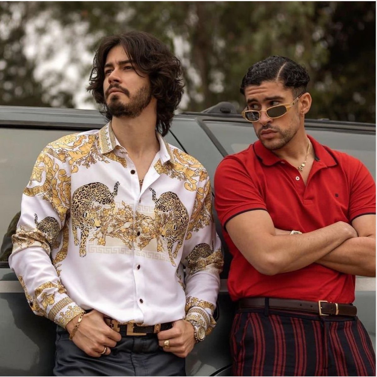 LondonReggaeton's tweet photo. Photo of Bad Bunny , on set recording for NARCOS.. On NETFLIX SOON https://t.co/pNBPYf80Ob