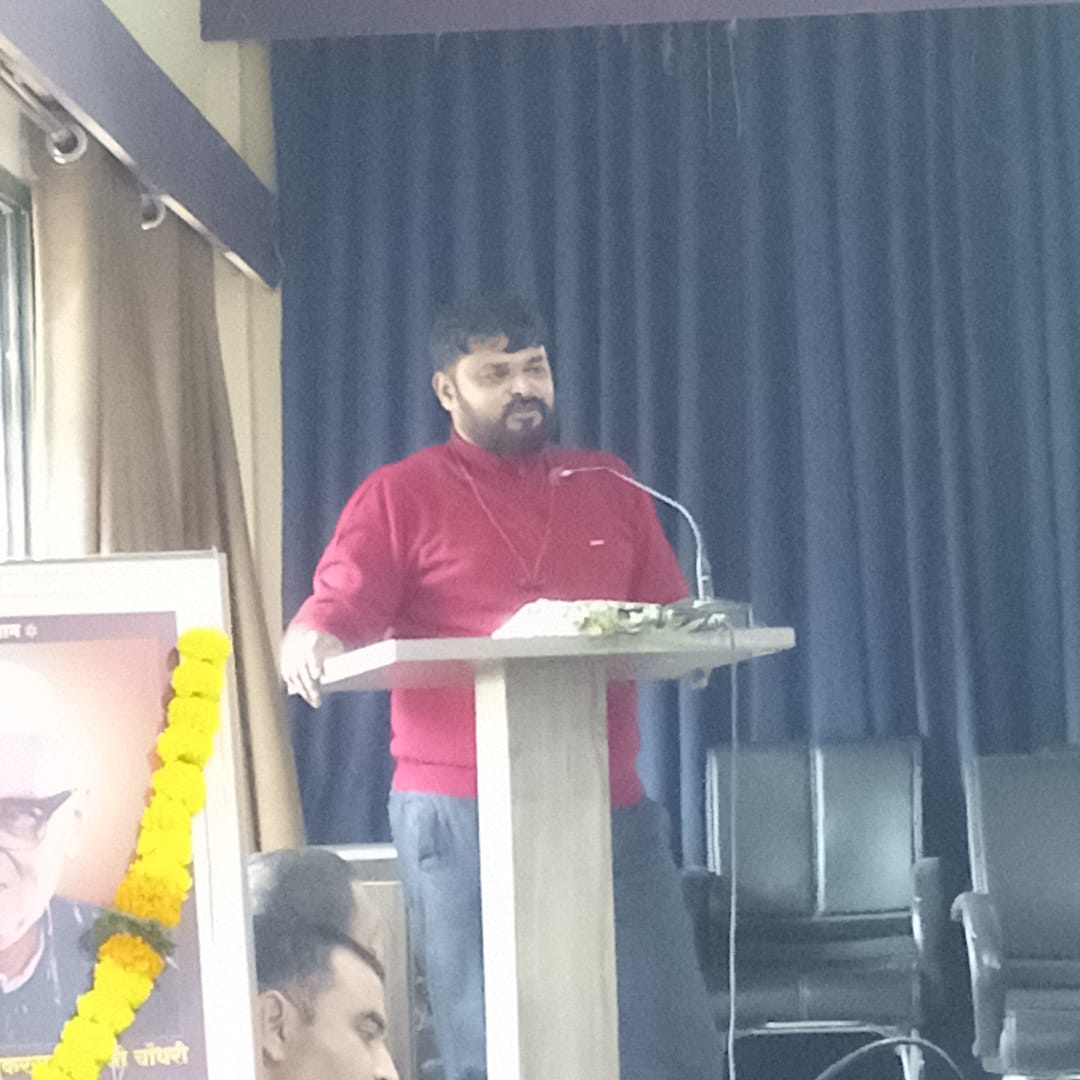 Glad to represent <a href="/MSInSociety/">Maharashtra State Innovation Society</a> &amp; Team <a href="/kciiljalgaon/">KCIIL KBCNMU</a>  and received good connect with famers and related stakeholders!
Honored by presence of <a href="/MLA_Shirishdada/">Shirish M Chaudhari</a> Ji!
Looking forward to connect with <a href="/APEDADOC/">APEDA</a>, <a href="/JainIrrigation/">Jain Irrigation</a>, <a href="/patil_kb/">KBPatil</a> Sir and <a href="/VigyanPal/">Krishi Vigyan Kendra, Pal (Jalgaon-I) MH</a> for further deliberations!