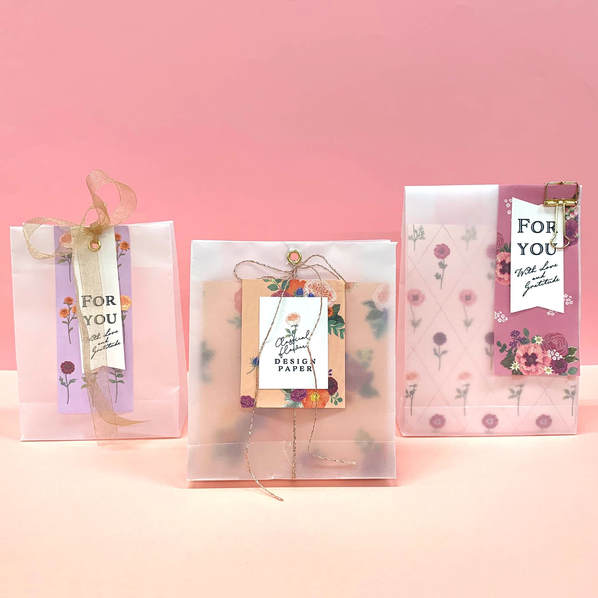 ジジ Rt Gaia Stationery クラシカルフラワーのデザインペーパーで ノートや封筒 メッセージカードをデコレーションしたり ギフトバッグを作ってみました 市販のラベルと合わせて デザインペーパーを使うと一気にオシャレ になります