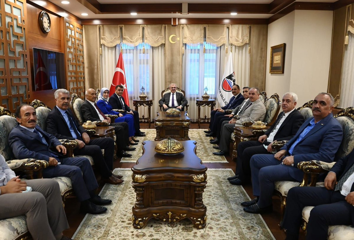 Münir Karaloğlu
