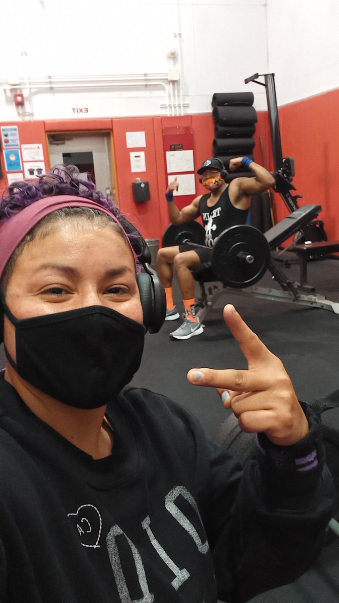 mrsthuggbugg21's tweet photo. As im getting my evening gym session done, Im just reflecting on how greatful i am to have this outlet for all the mental battles ive been facing. Life hits us hard, but thats when we have to sweat 😓 to protect it even harder. 
#kissnsweat #getfitforbits https://t.co/sJnwqMudna
