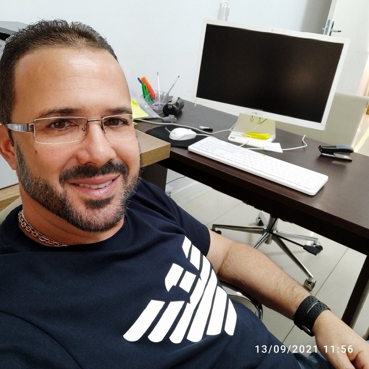 Wesleycalldas's tweet photo. BomDia!..
Às vezes a gente se surpreende.
Muitas vezes pode ser questão de sobrevivência,
mas só os fortes sobreviverão, até mesmo para contar como foi penoso e difícil vencer.
Más afinal poderão dizer:
-Eu vencí!!!
#wesleycalldas 
#Deusnocomandosempre https://t.co/GekhdFPrvV