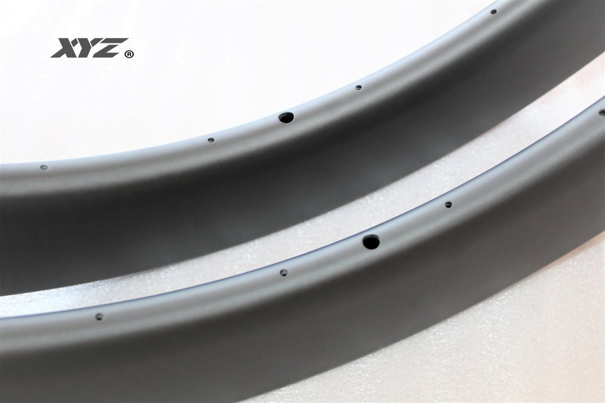 xyzcycling's tweet image. Is it better to use internal nipples on carbon rims? internals have smaller spoke holes which take less material out of the carbon rim and thus making them stronger. 

#xyzworks #xyzRim #carbontech