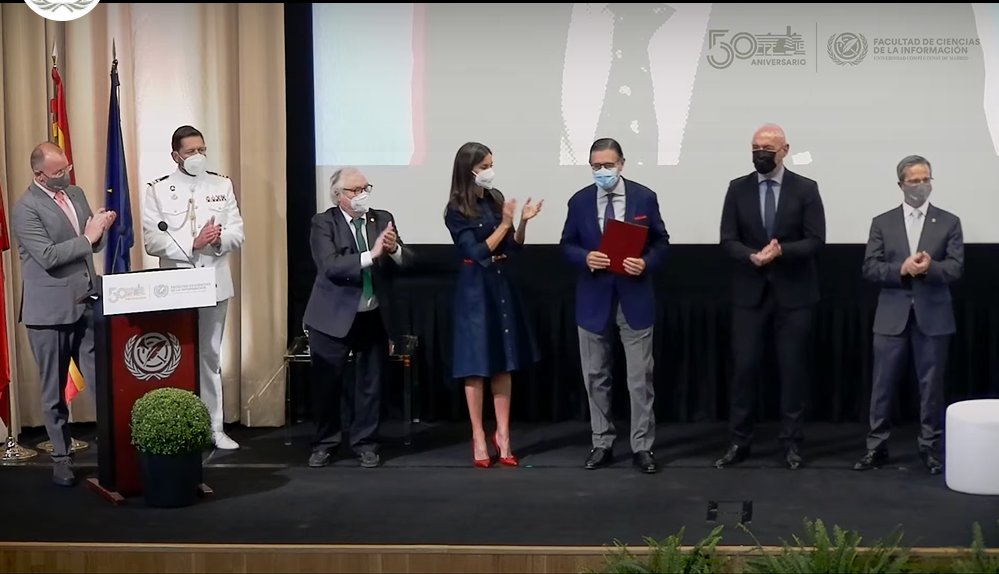 LLYC_Global's tweet photo. Muchas felicidades a @jallorente por este reconocimiento como #AlumniUCMIlustre, junto a otros profesionales de la comunicación, en la celebración del #50aniversarioUCMccinf de @UCMccinf !Qué honor! https://t.co/Tb2juhS0pE