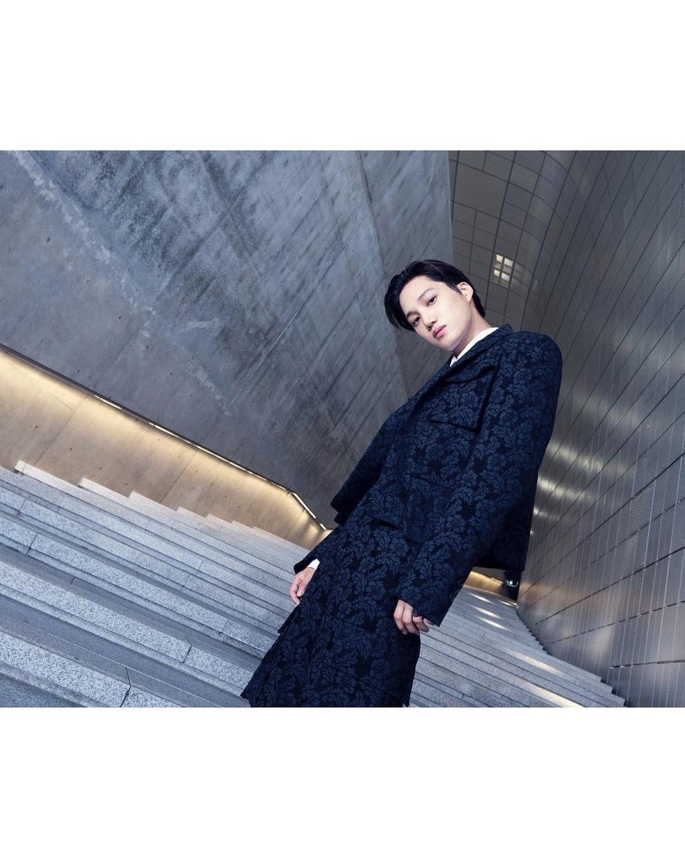 WWEXOL's tweet photo. [OFFICIAL] zkdlin Instagram Update - #KAI 

🔗https://t.co/1GzIFfcLb9

#EXO #엑소 #카이 @weareoneEXO https://t.co/hfEzsseOf4