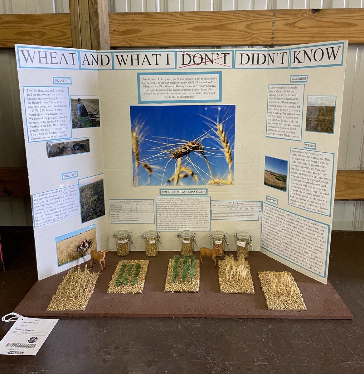 Kansas4H's tweet photo. Crop Science exhibits at the @KansasStateFair #4HScience πΎπ https://t.co/UMURKqNRdk