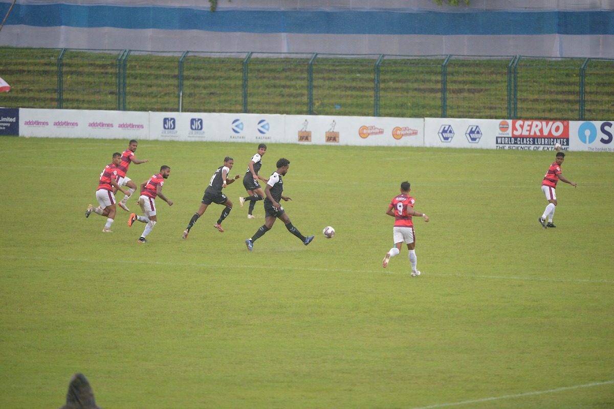 thedurandcup's tweet photo. Glimpses from today's match at Kalyani stadium⚽⚠️‼️
Mohammedan SC vs FC Bengaluru United
#DurandCup2021 #130thEdition #Legacy #Kolkata #Football #footballtournament #soccer #fifa #aiff #cherrytree #jaanjaanmohammedan #fcbengaluruutd #MSCvFCB #MSCFCB https://t.co/ZSqFqjq8O9