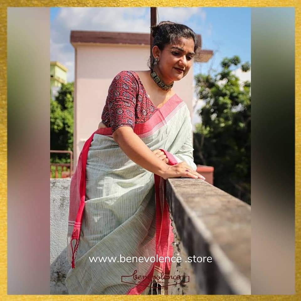 benevolence4you's tweet image. The Cotton sarees give a pure comforting ease, and define elegance, comfort and durability.
What do you choose for a comfort wear in formal?
#vocal4handloom #handloom #girl #woman #fashion #FashionWeek #sareeswag #sareelover #beautiful #passion #style #comfort