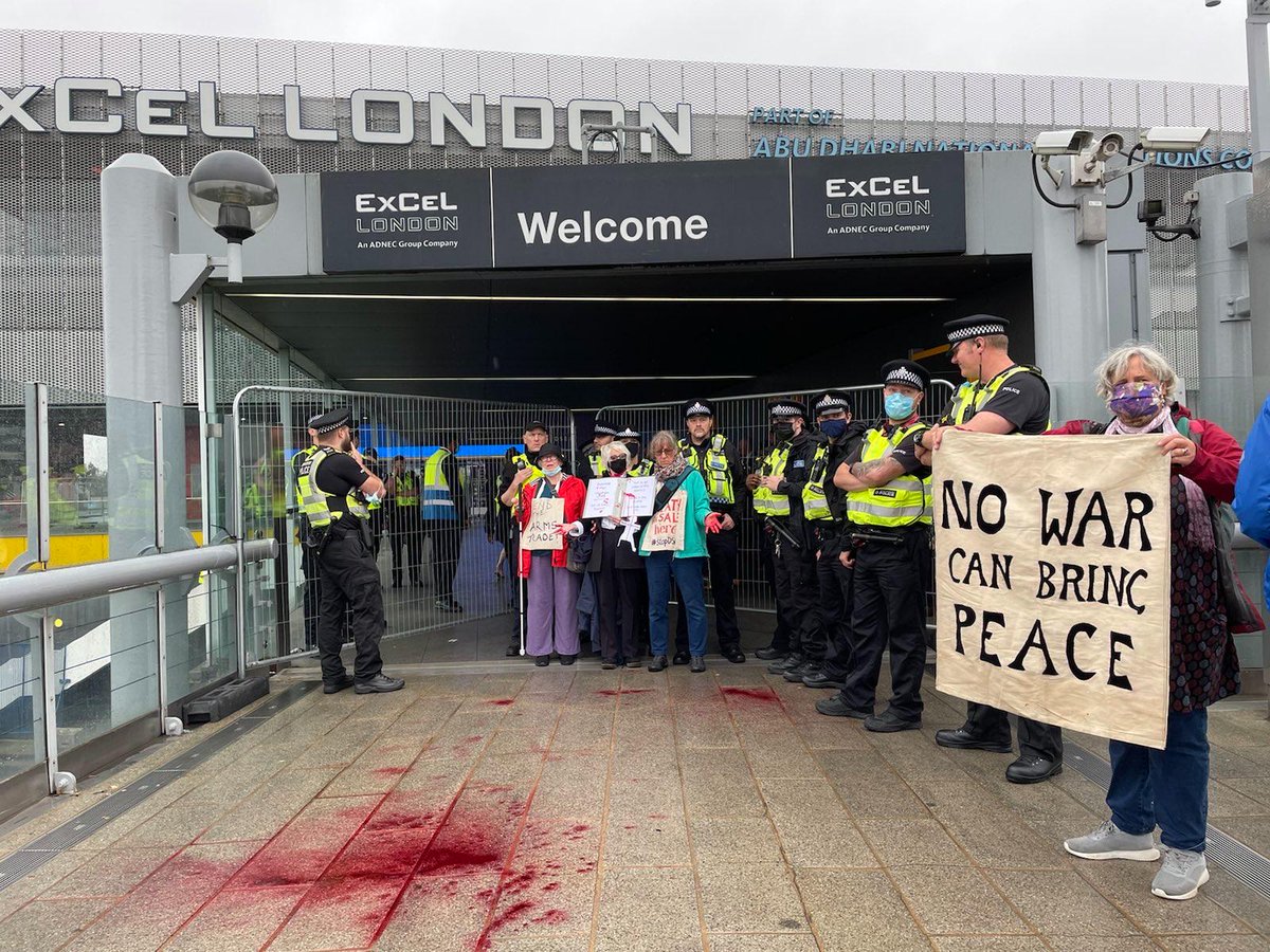 As well as holding space at the main entrance, Quaker Roots activists have been blocking the entrances to DSEI from the DLR stations. 

#StopDSEI <a href="/StopTheArmsFair/">Stop The Arms Fair!</a> <a href="/londoncaat/">London CAAT</a> <a href="/CAATuk/">Campaign Against Arms Trade</a> <a href="/BritishQuakers/">Quakers in Britain</a> <a href="/HuddsQuakers/">Huddersfield Quakers</a> <a href="/PutDownTheSword/">Put Down The Sword</a>