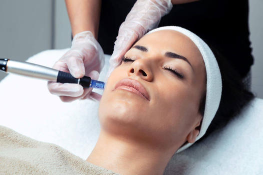 vitality_for's tweet photo. When you want amazing results but you’re not ready for surgery, a treatment like microneedling with platelet-rich plasma (PRP) at New Vitality Centers in Brandon might be ideal. Also be sure to ask about our natural, organic skin care line! Look and feel amazing! https://t.co/0QpMa9uTXW