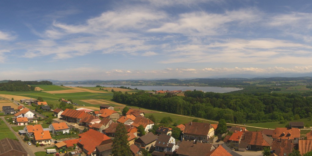 VullylesLacs's tweet photo. Êtes-vous déjà monté sur le château d'eau de Montmagny ? 
Une vue 360° sur la région du Vully. 
#amazingview #vullyleslacstourisme https://t.co/bs2LP4Oyp5