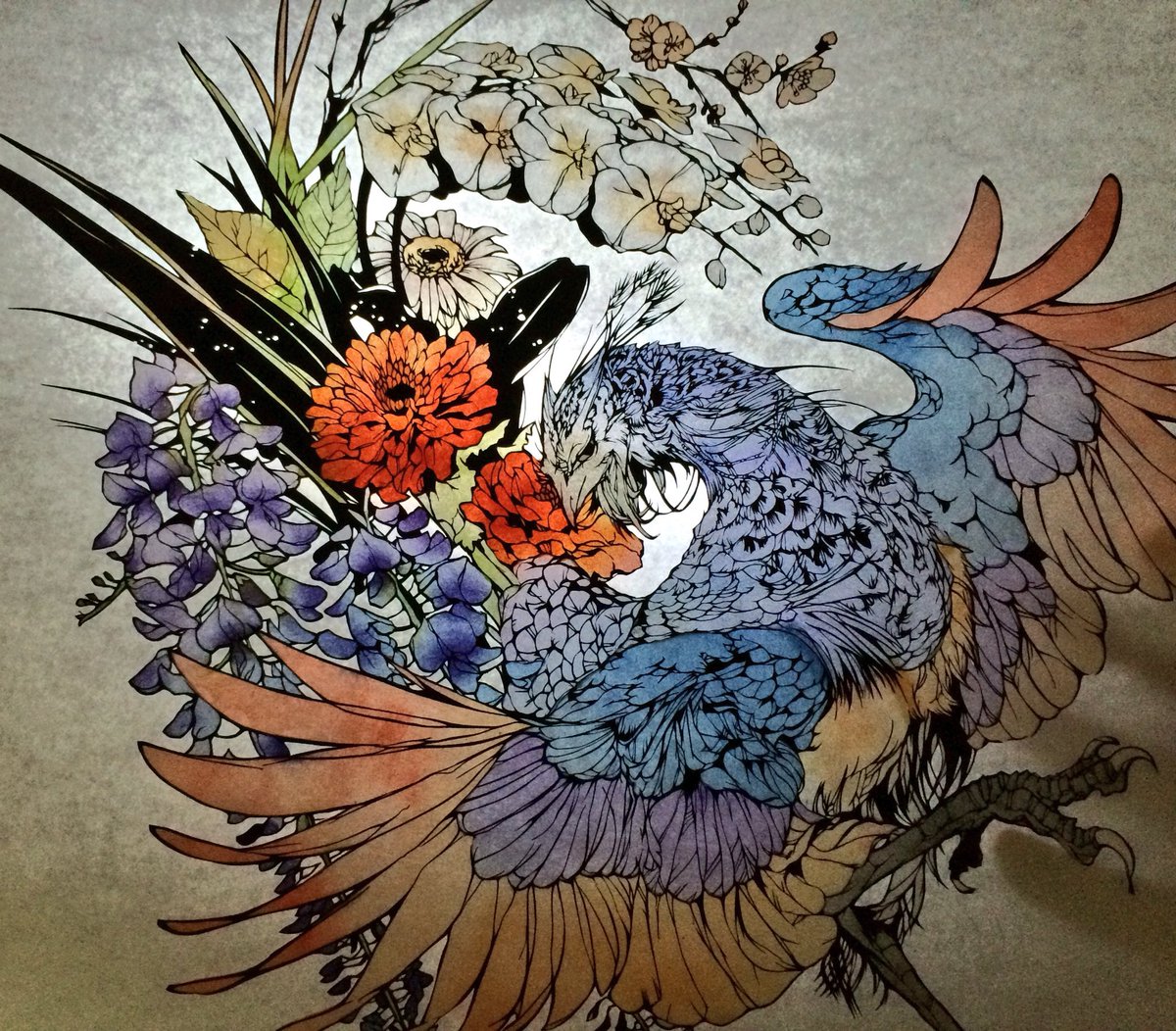 「『百花繚乱』
踊り子の鳥と生花がモチーフの作品です
光に透かすととっても綺麗に映」|烏海@過去作投下中のイラスト
