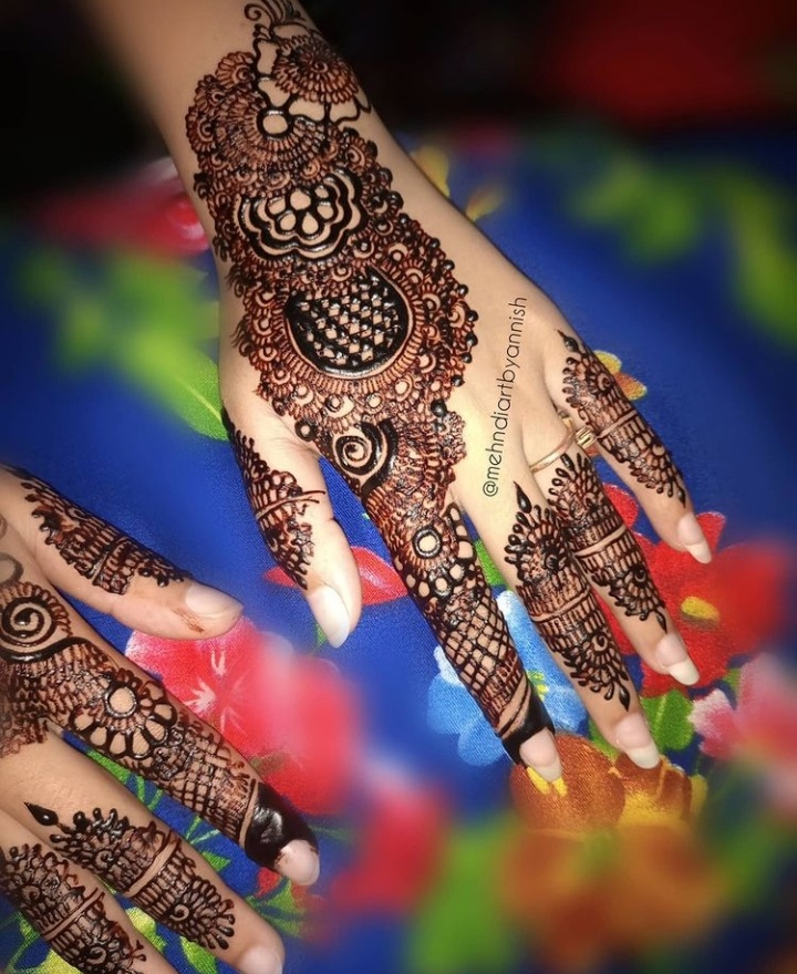 Theweddingbels's tweet photo. Professional Beautiful Henna Mehendi Designs for Girls 2021 
@mehndiartbyannish_/ ig 

Follow 
@TheWeddingBels

For More Inspirational Henna Designs Ideas
#mehendi #engagement #engagementring #engagementphotos #engagementsession #engagementshoot #makeupengagement #mehendidesign https://t.co/4T7nyyANyc