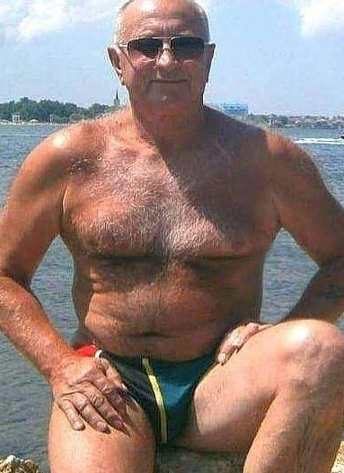 baylor2315's tweet photo. Sexy daddy in speedos 🥰 https://t.co/u4x9e132fi