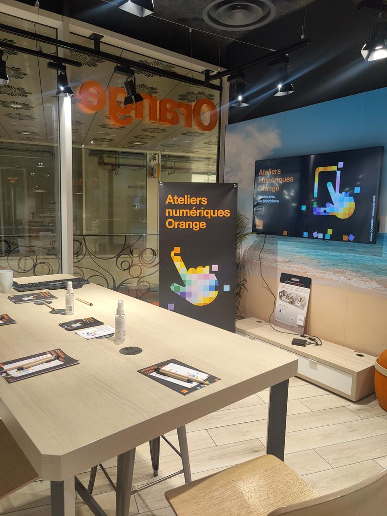 Un nouvel atelier aujourd'hui à 14h dans la boutique @OrangePaysLoire  du centre ville de Nantes ! 
Toujours un plaisir de les animer !
#egalitenumerique
#bienvivreledigital