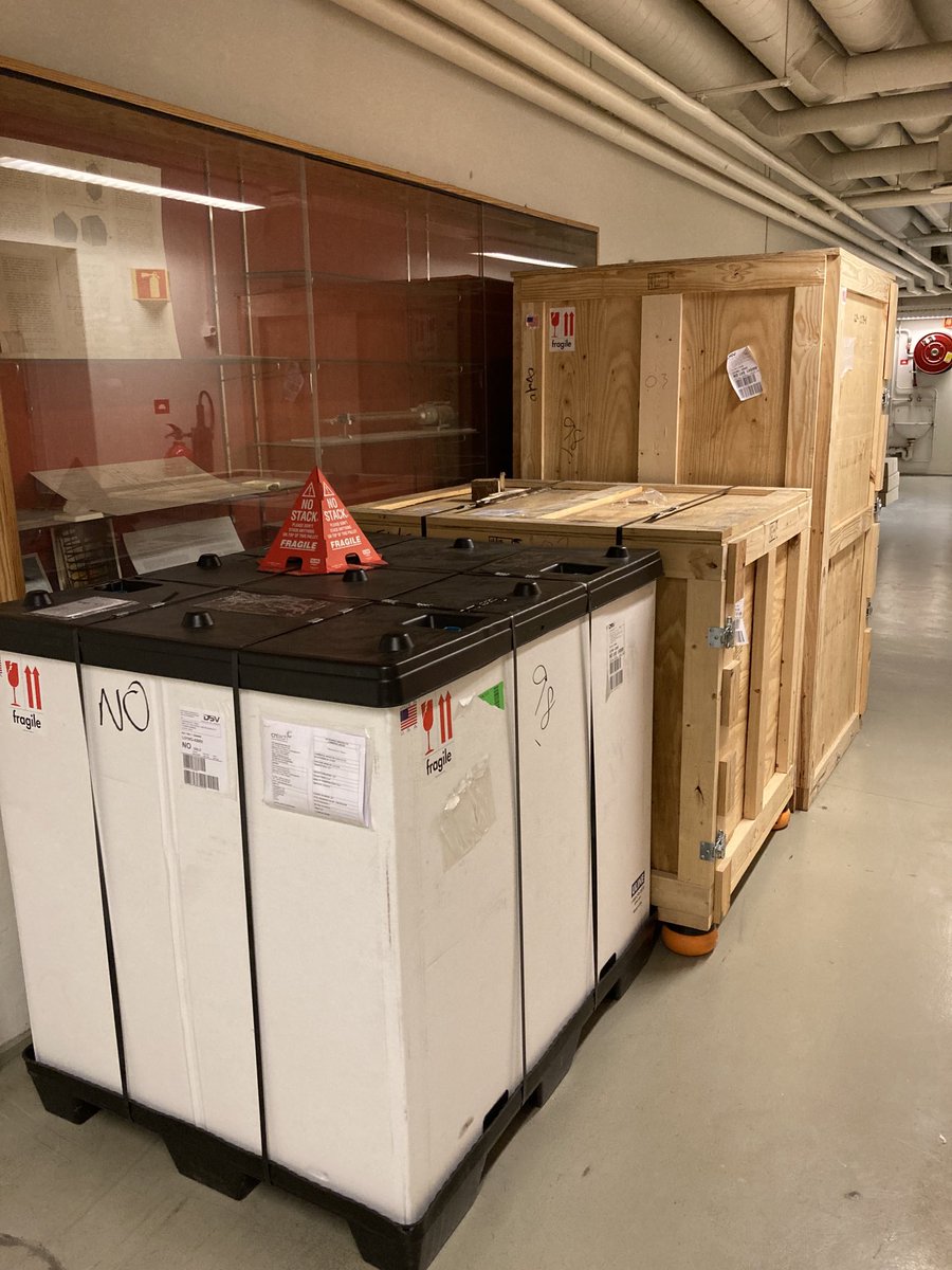 Surprise surprise! 👇👇Shiny new toys inside the containers… our new nano-indentation lab ⁦⁦<a href="/NjordUiO/">Njord Univ. of Oslo</a>⁩ ⁦<a href="/UniOslo/">Universitetet i Oslo</a>⁩ Looking forward to the installation!! 🤩