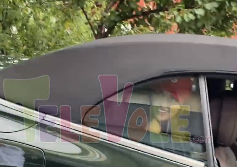 APEGOKEREM's tweet image. ELE NÃO SABIA QUE ELA POSTOU DA FLORES E A REAÇÃO DELES EU VOU MORRER DE AMOOORRR