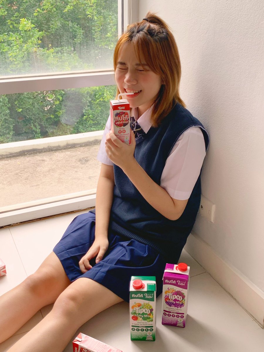 urrbestbelle's tweet photo. Tipco Fruity Mix น้ำผักผลไม้รวมดื่มแล้วสดชื่น เบลลองแล้วอร่อยทุกรสเลย!!🥬🍒🍇 แถมยังมีกิจกรรมดีดี “Tipco Fruity Mix เวทีสุดมันส์ ท้าประชันชาว cover” สมัครกันได้แล้วที่ https://t.co/KZIfOPYzr6 โกโก!
#FruityMixท้าประชันชาวCover #FruityMix #มิกซ์กันมันดี 
#BelleHatoBito #HatoBito https://t.co/uvRCYrFNiJ