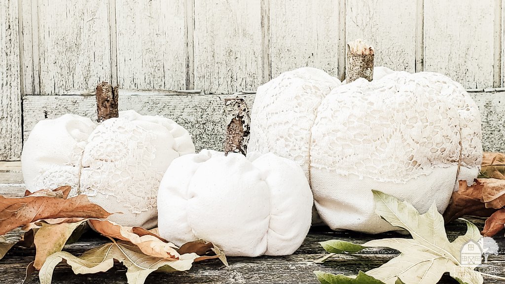 I've been busy making SO many pumpkins, and fall is just around the corner. You can grab one in the shop--even available with bits of vintage Quaker lace! 😍

frenchcreekfarmhouse.com/shop

#autumncrafts #pumpkinseason #autumnvibes