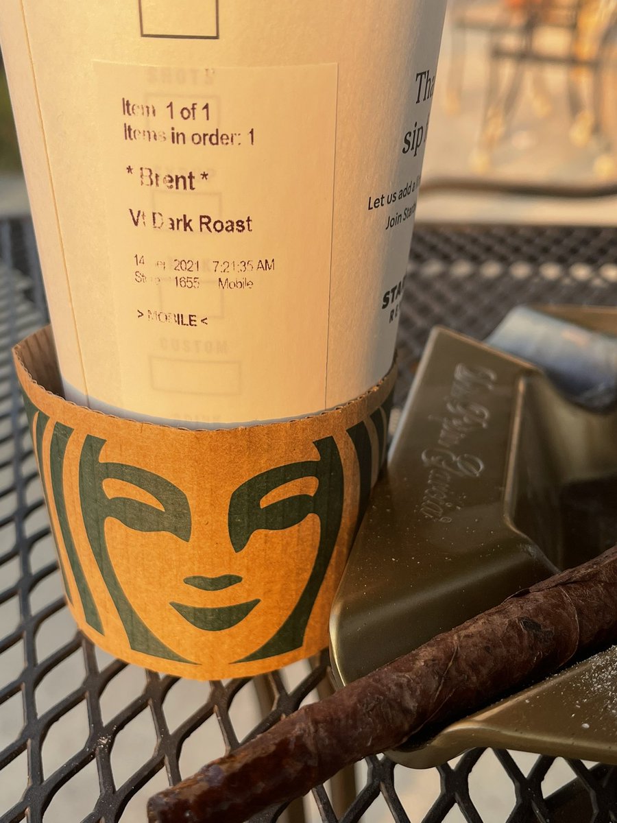 brenthomer's tweet photo. Venti Dark Roast. Ordered at 7.21.35am. Pickford up at 7.50am. Watched it on the counter wishfully for 10 min until the microwave girl had pity on me and gave out the mobile orders. https://t.co/9fLdxiWgZZ