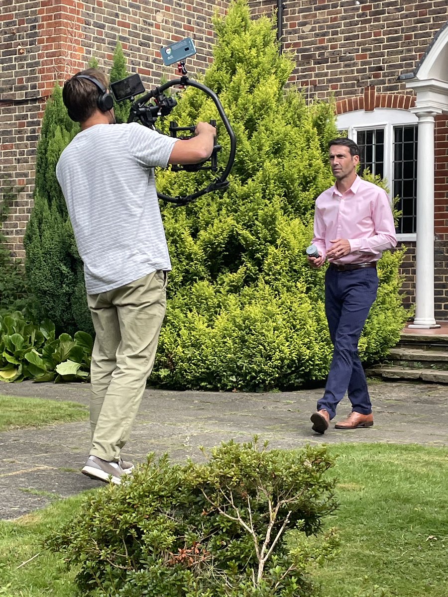 Jasonbailey1's tweet image. Getting back into the swing of things. #presenting #actorslife