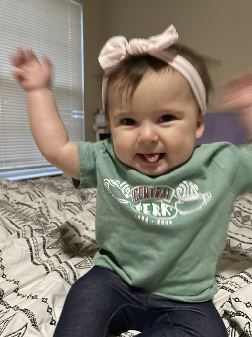 We love #friends in the house :) https://t.co/Fi7G6r1lsP<a href="/tag/friends"class="tags">#friends</a>