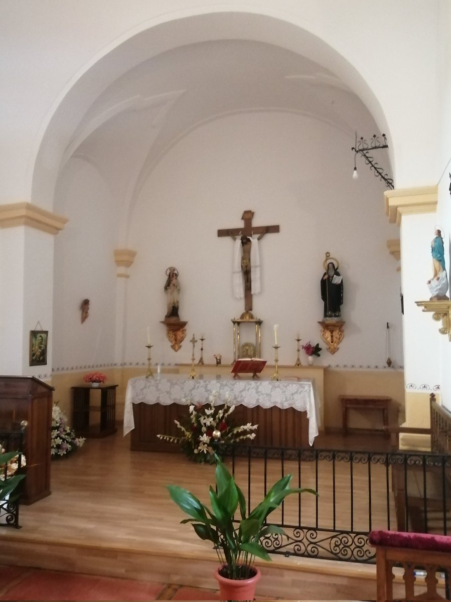 AytoRiba's tweet photo. Felicitamos a los vecinos de #Ribarredonda en la celebración de su patronazgo. La autoridade local ha asistido a la celebración eucarística. En este día festivo, hacemos extensible la felicitación a los vecinos de #SaelicesdelaSal, #Ablanque, #CiruelosdelPinar y #Esplegares. https://t.co/Z7aZbA2e1B