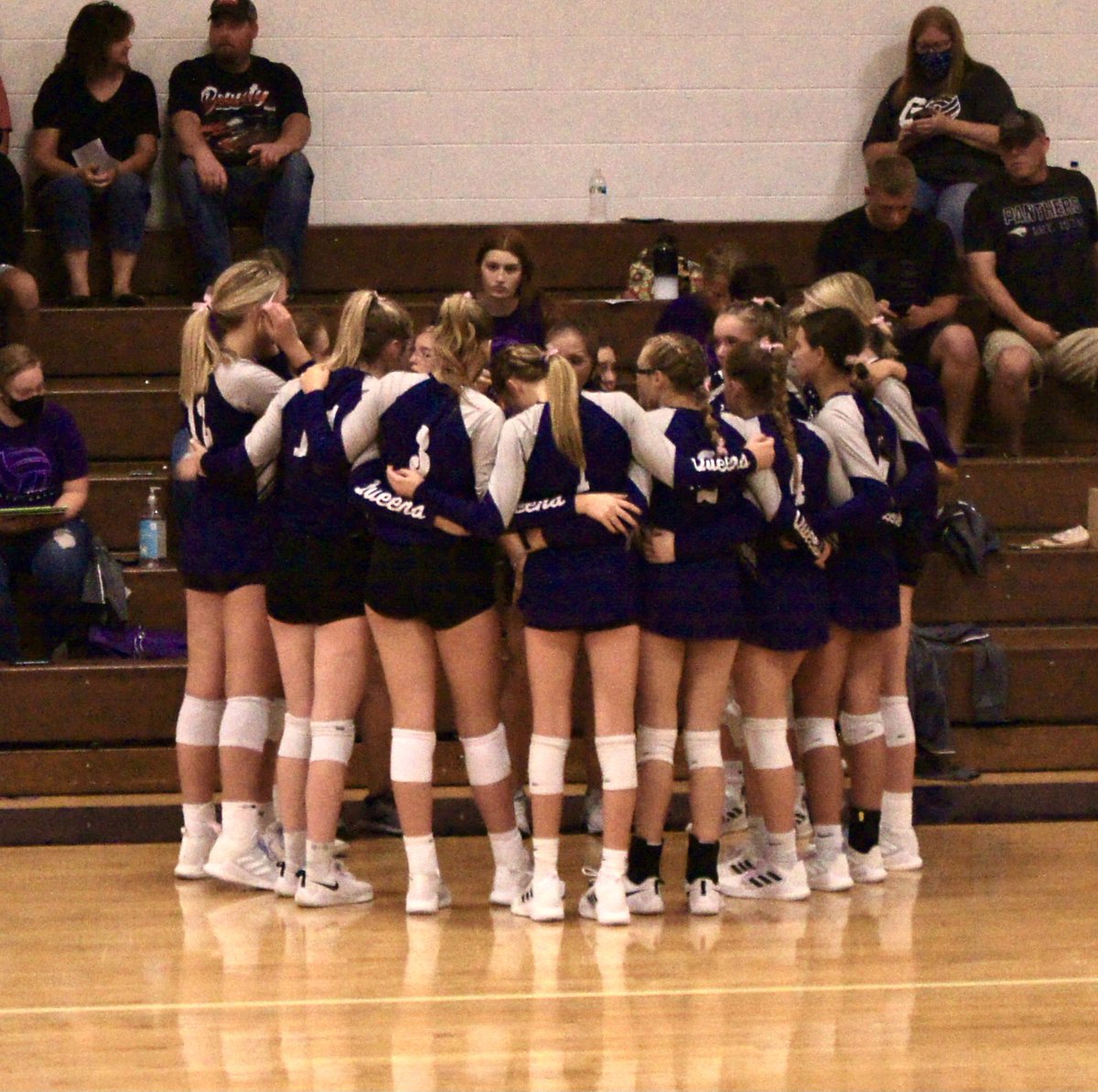 It’s game day for the Queens as we travel to Griswold for Corner Conference action tonight. See you in the stands!💜 #WEOVERME