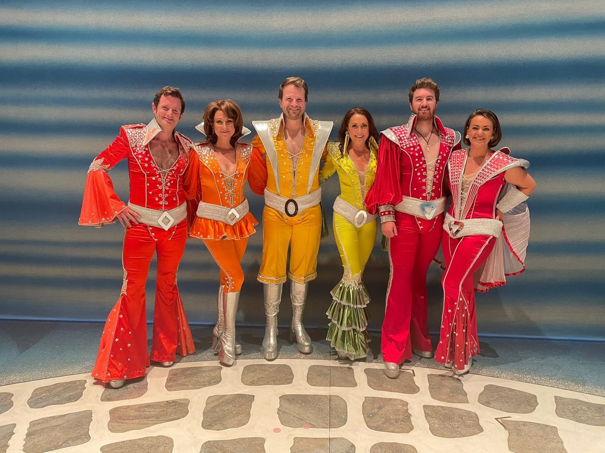 NatalieLangston's tweet photo. 1st week back @mammamiamusical done!!After a bump in the road I am finally back!Feel so lucky to have the most incredible supportive and talented team around me!The love in this building is HUGE! I love this show and feel so lucky to be up there again! 💙#herewegoagain #mammamia https://t.co/nLHkXXhcpk