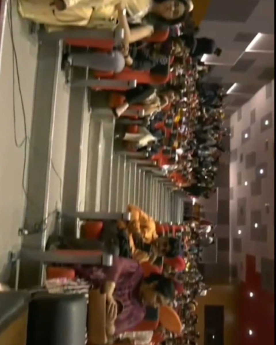 grover_grover12's tweet photo. Chandigarh University has  told students that only 30 % students are not vaccinated then what about rest of 70 % students who are willing to join campus  ?? 
we can't handle online classes for one more semester ....
#reopencu
@SATNAM_CU 
@Chandigarh_uni
@capt_amarinder https://t.co/WHDpy5GQFa
