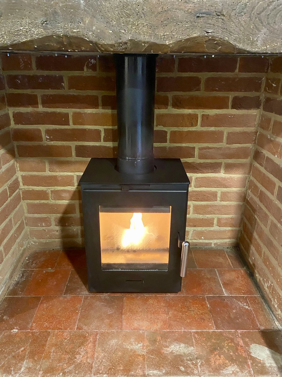 This great brick fireplace looks complete now with the Pevex Bohemia X30 Cube stove installed!  🔥🔥

Fitted this morning in Kingsclere. 

#woodburner #woodburningstove #newbury #whitchurch #berkshire #hampshire #wiltshire