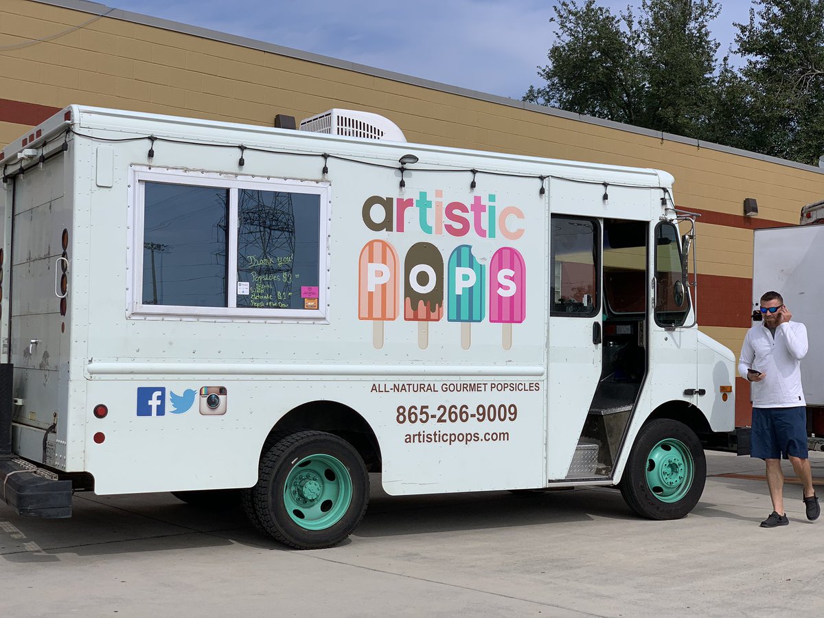 KnxCatholicWSOC's tweet photo. Added Senior Night BONUSโฆ
@artisticpops Artistic Pops truck will be at the field tonight from 7:30-9:00p, $3 per popsicle
#SupportSeniors
#SupportPops
#SupportLocalFoodTrucks https://t.co/QvCcVvegSw