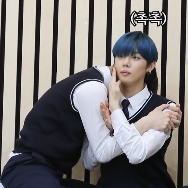yeonbinsource's tweet photo. :o https://t.co/r2Q7CWTqTr