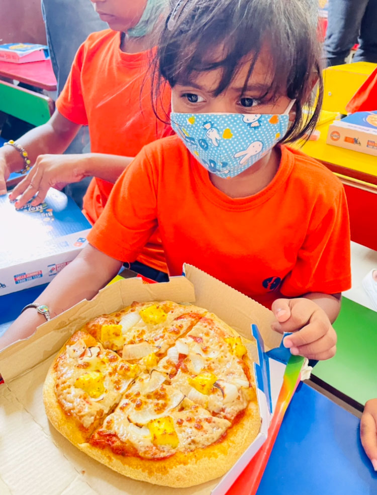 SatvikDaan's tweet photo. @cvinfotech launched new app-Satvik Daan. We strted our auspicious journey by distributing Domino's pizza among the kids of NGO. @dominos_india , we appreciate the time and effort you put in by delivering the pizzas on short notice
#satvikdaan #dominospizza #pizza #pizzadelivery https://t.co/DDNIsmmDBj