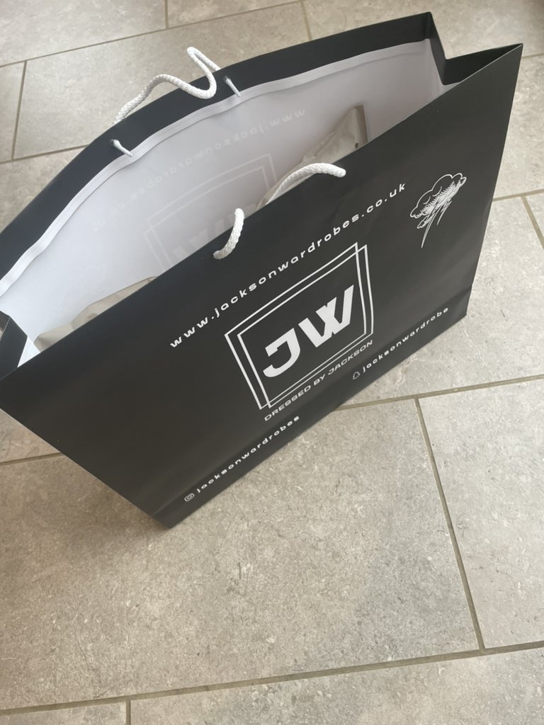 Jacksonwardrobe's tweet photo. Our new shopping bags have landed 😍 https://t.co/92YUUN3Skv