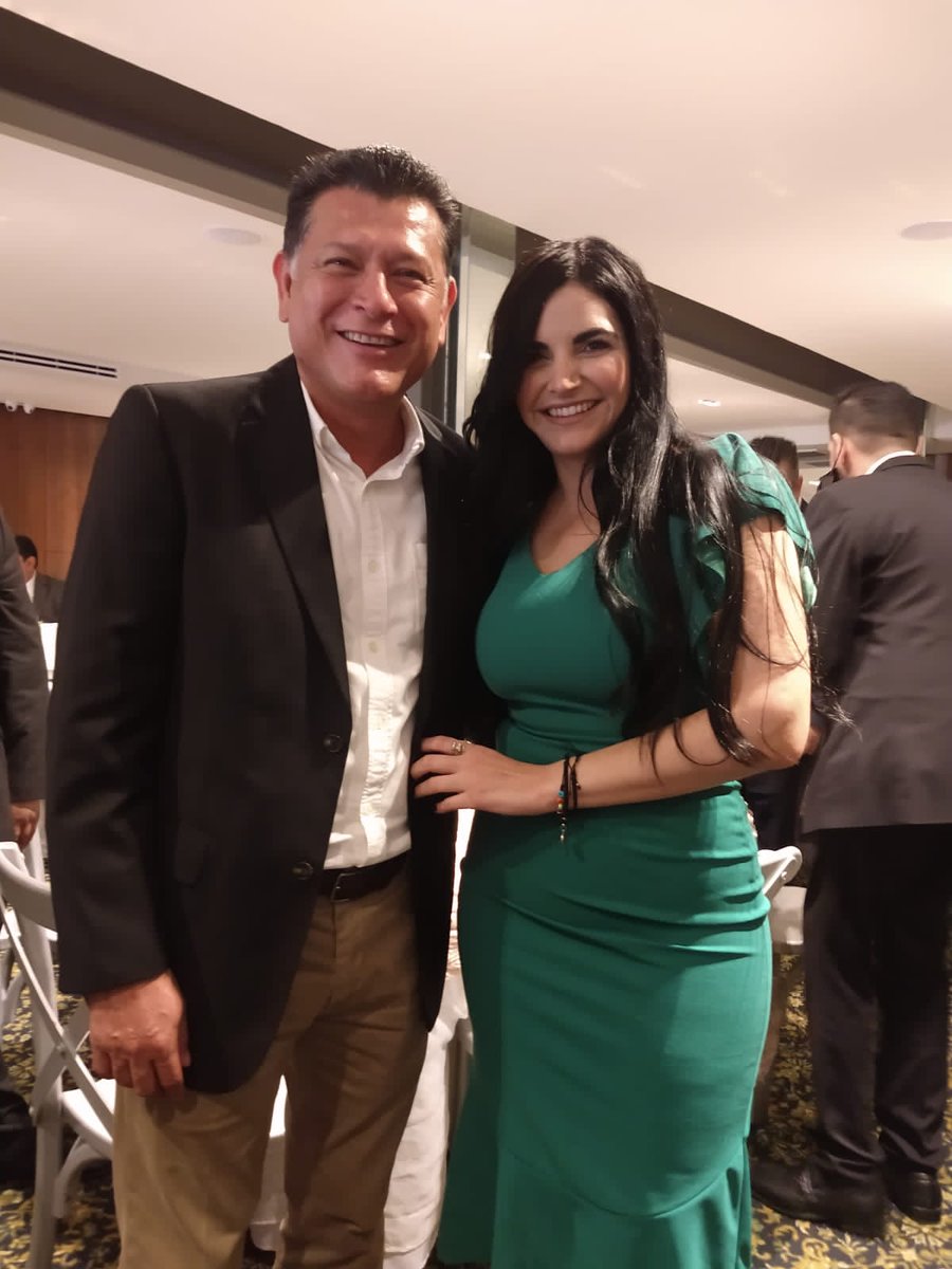 reportetamps's tweet photo. La Alcaldesa Electa Nataly García del municipio de Díaz Ordaz y el Diputado Federal Tomás Gloria juntos en el tercer informe de Mario López en Matamoros https://t.co/aHxU51h2OT