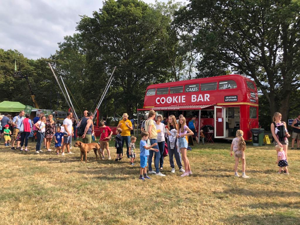 Who spotted the lovely Cookie Bar Bus out at Surrey Hills Wood Fair 2021 over the weekend? 😍

#SocEnt <a href="/TheCookieBar/">The Cookie Bar</a>  #CookieBarBus