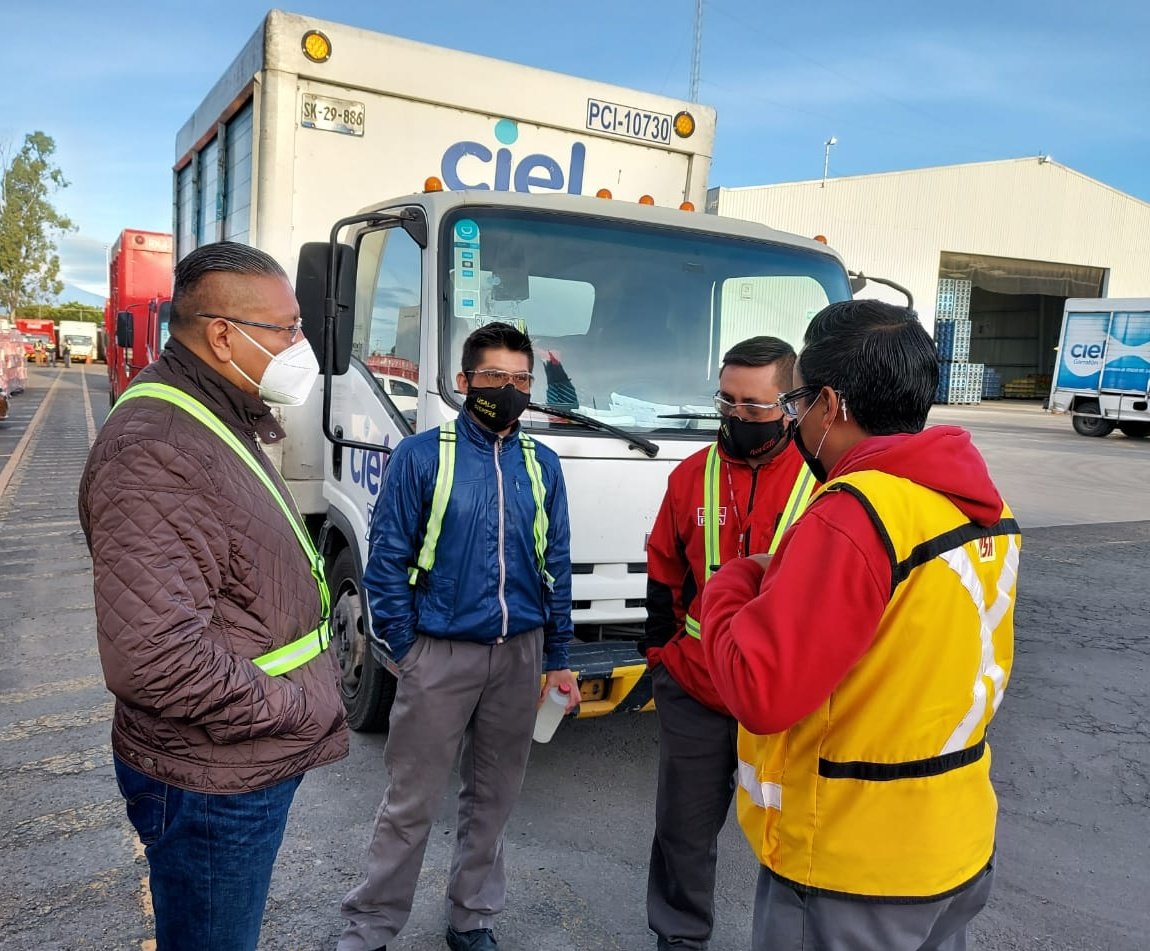 davidoq's tweet photo. CROCPUEBLA/ seguimos TRANFORMANDO el sindicalismo en la atención y servicio a nuestros compañeros croquista de agua ciel de Femsa visitándolos y llevando el saludo de nuestro secretario general ISAÍAS GONZÁLEZ CUEVAS y de la @CROC_Nacional  y informando de los sistemas digitales https://t.co/lJ0QTAnEdk