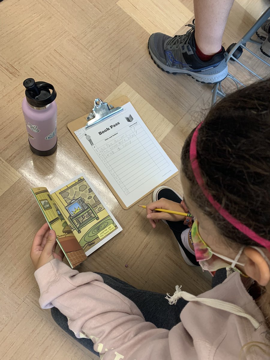 JBilleci's tweet photo. Ss are loving the Book Pass today to try new titles and genres. Great way to expand their reading repertoire. https://t.co/QQ5U2N22q5