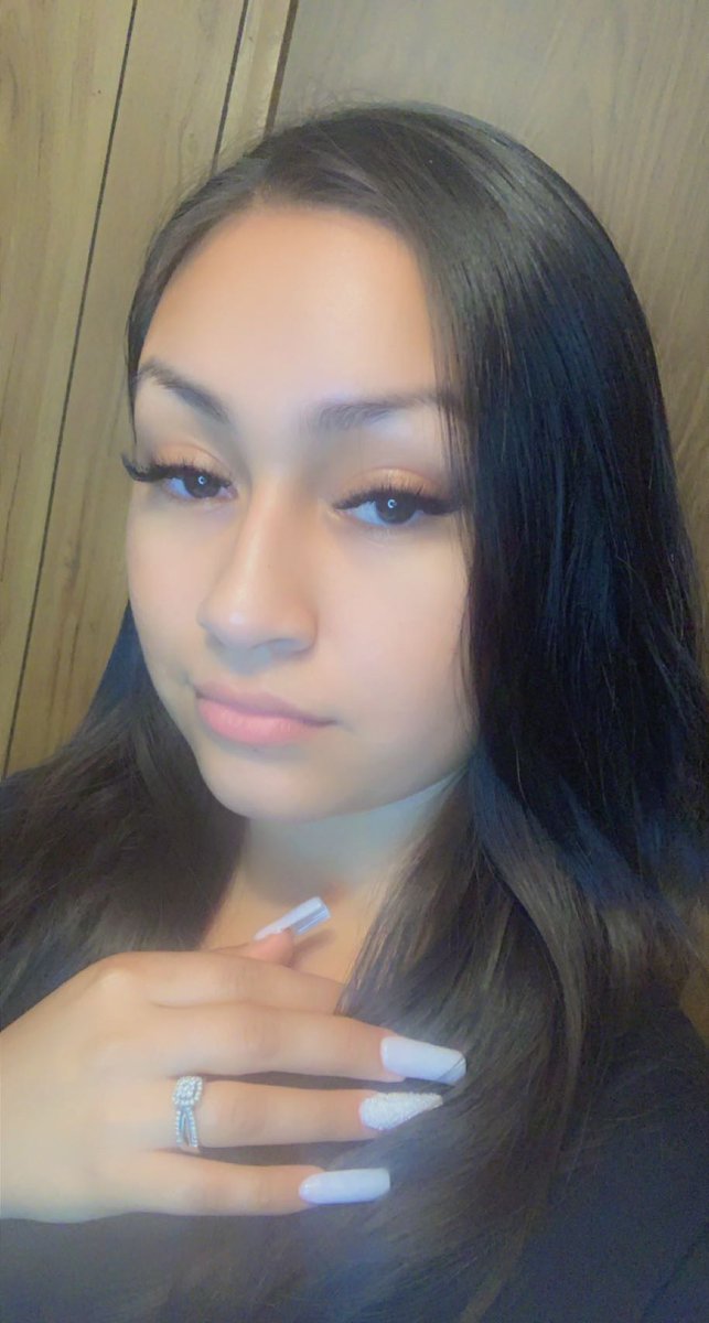 brandy_sheyenne's tweet photo. easin’ his mind while he sips on this Brandy 🥵
#VirgoSZN #21 https://t.co/8DvE7V4x79