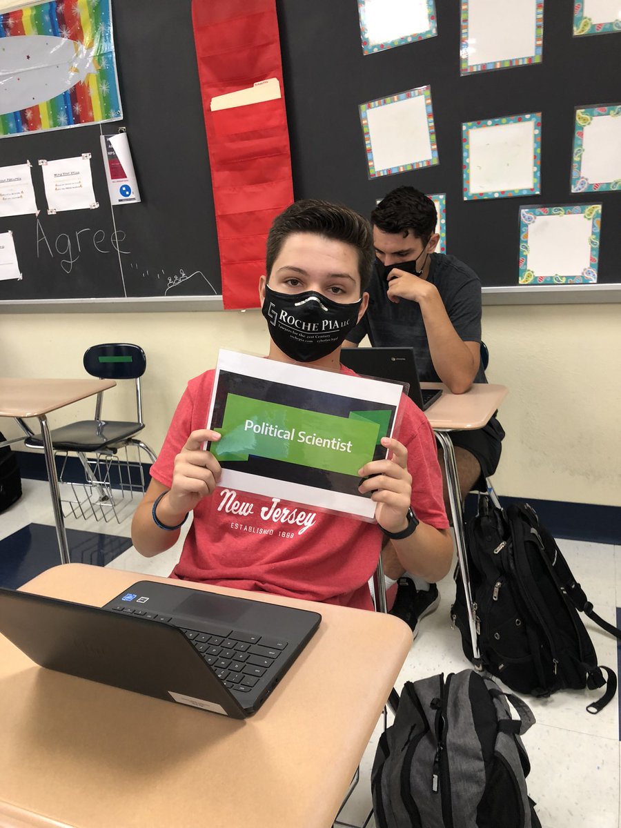sarah_digiacomo's tweet photo. Studying the perspectives of Social Studies! #foran203 #C3framework https://t.co/V8V2XuJUpT
