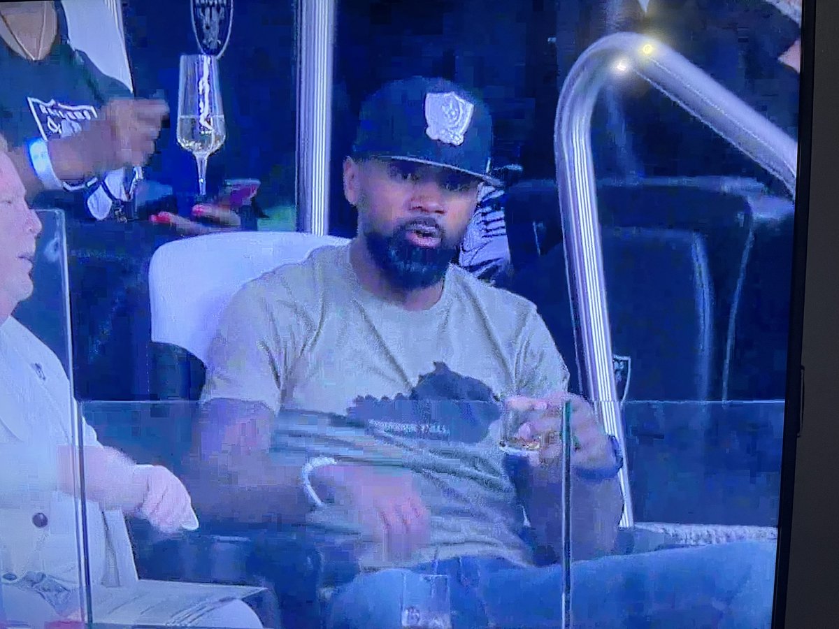 Amazing win last night <a href="/Raiders/">Las Vegas Raiders</a> in OT .However <a href="/CharlesWoodson/">Charles Woodson</a> shirt stole the show for me way to represent Kentucky and Bourbon Trail <a href="/woodsonwhiskey/">Woodson Whiskey</a>
