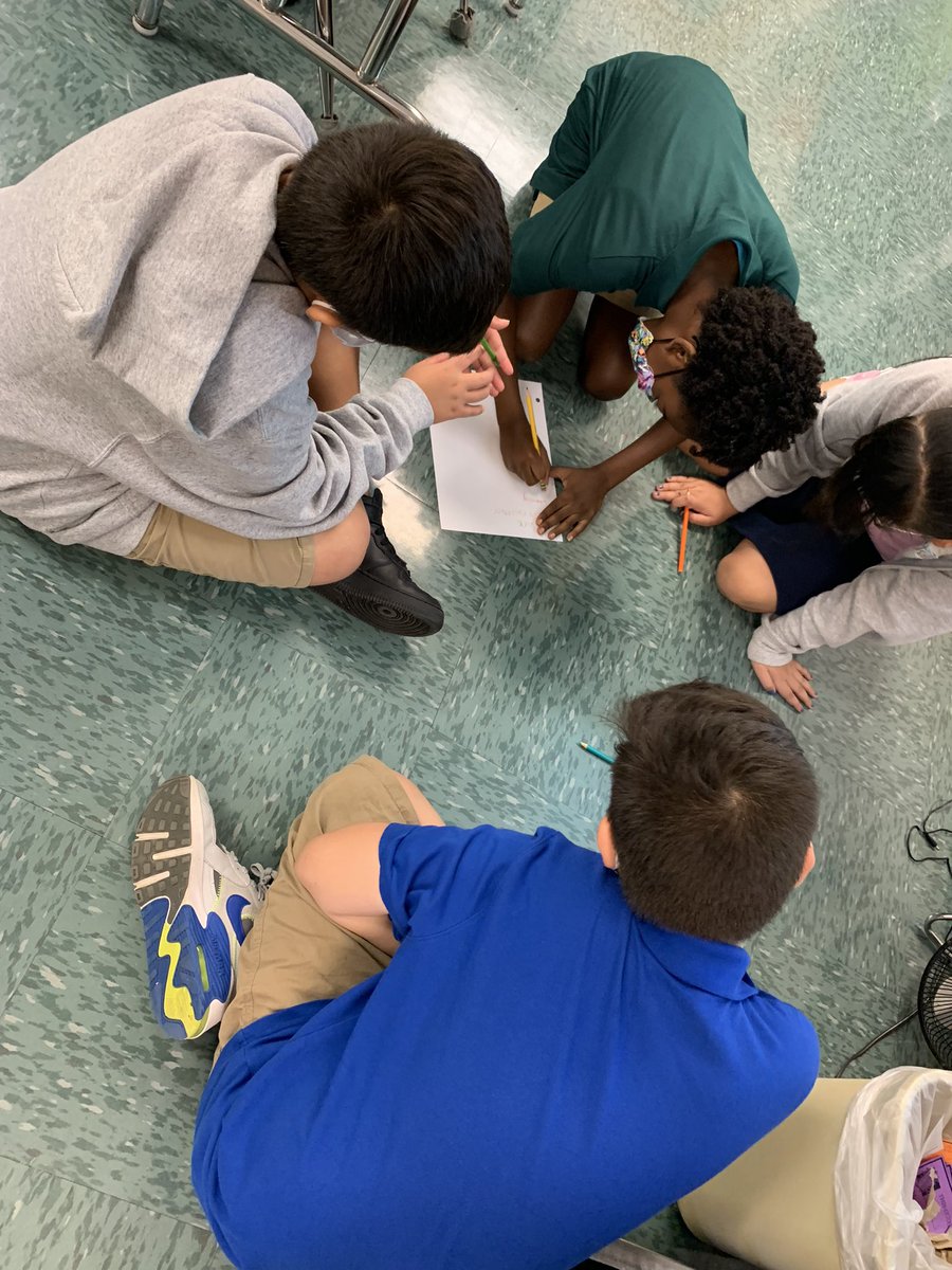 jewiebaum's tweet photo. Connect for success- making a class mission statement @blackbearsroar https://t.co/3bCHBP5a55
