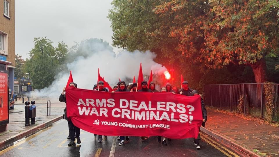 YCL Wales sends our solidarity to our outstanding comrades who flocked from throughout the country today to resist the DSEI arms fair. 
Unite and fight! ✊🚩

#DSEI2021 #DSEI #ArmsFair #DSEILondon