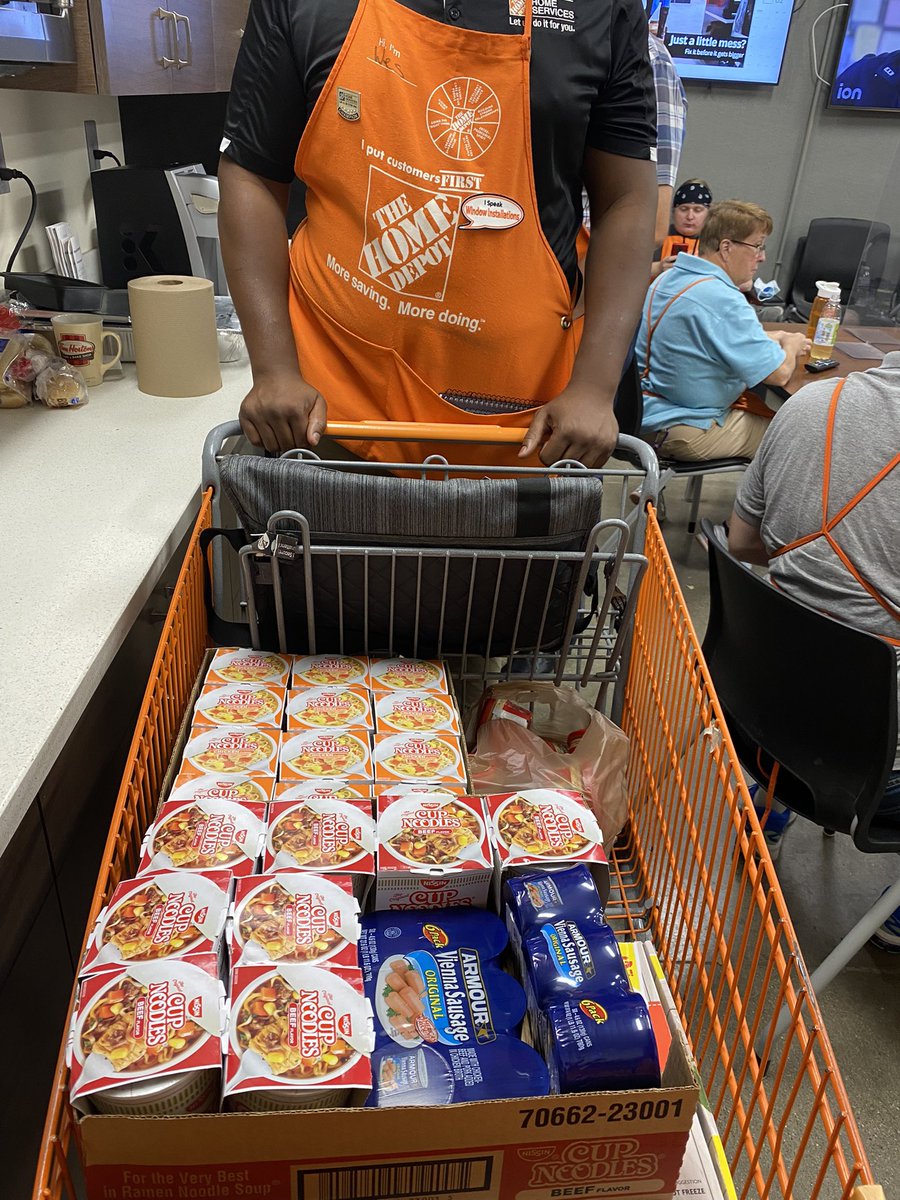 Store walk at 3825 Westerville with DSM Tarik Wiles and Sales Manager Wesley Armstrong. HDIS filling up their Home Pantry for great partnership. <a href="/THDPWR/">Paul Riemenschneider</a> @TarikWiles <a href="/THDWES/">Wesley Armstrong</a> <a href="/THDBagz/">Bagz</a>