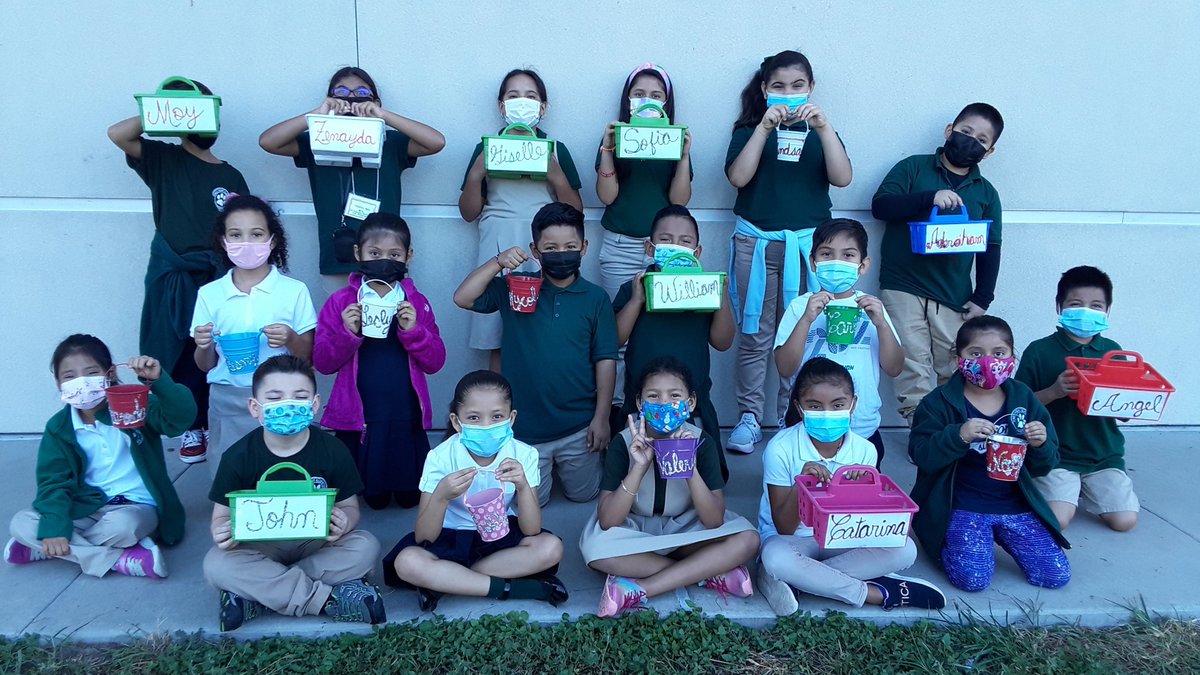 apena8798's tweet image. #HomeworkOwnership is a big deal. Reused old caddies and bins. Now my  students @PineyElem  have a place for placing decodables and school supplies at home. Creating a #HomeworkSpace is essential in  #HomeworkRoutines. #DevelopingHabitsCharacter