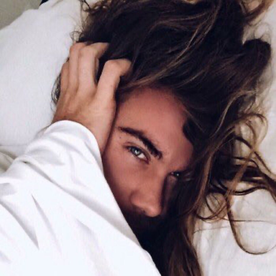 Björn is grumpy and doesn’t want to get up today.